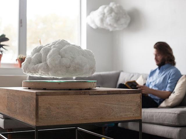 Richard Clarkson’s “levitating” indoor cloud!